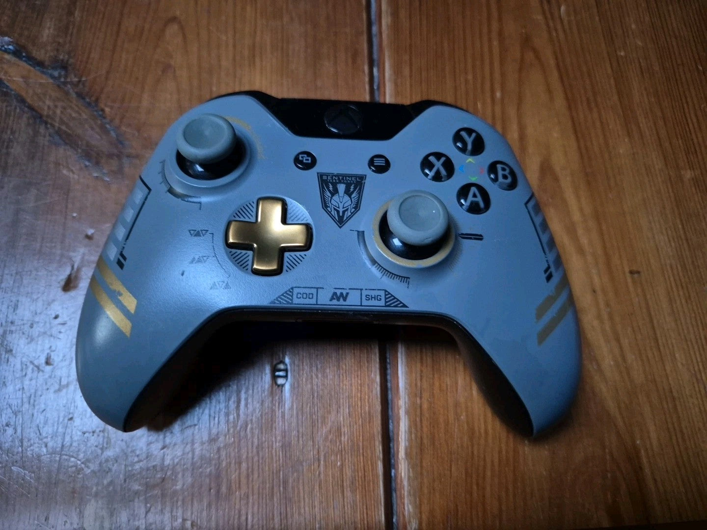 Xbox One Original Console With Limited Edition COD Advance Warfare Controller