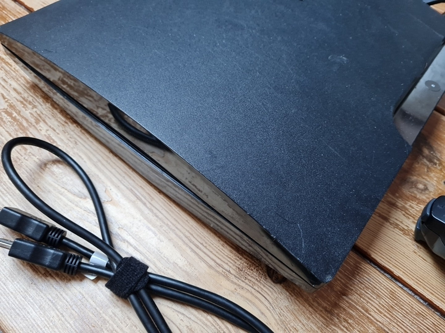 Sony PS3 PlayStation 3 Slim 160GB Console With Official Controller PAL UK