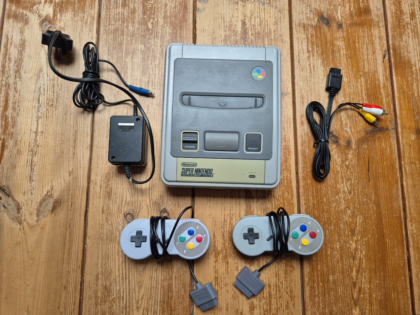 Super Nintendo SNES Console Complete Set Up With 2 Controllers PAL UK