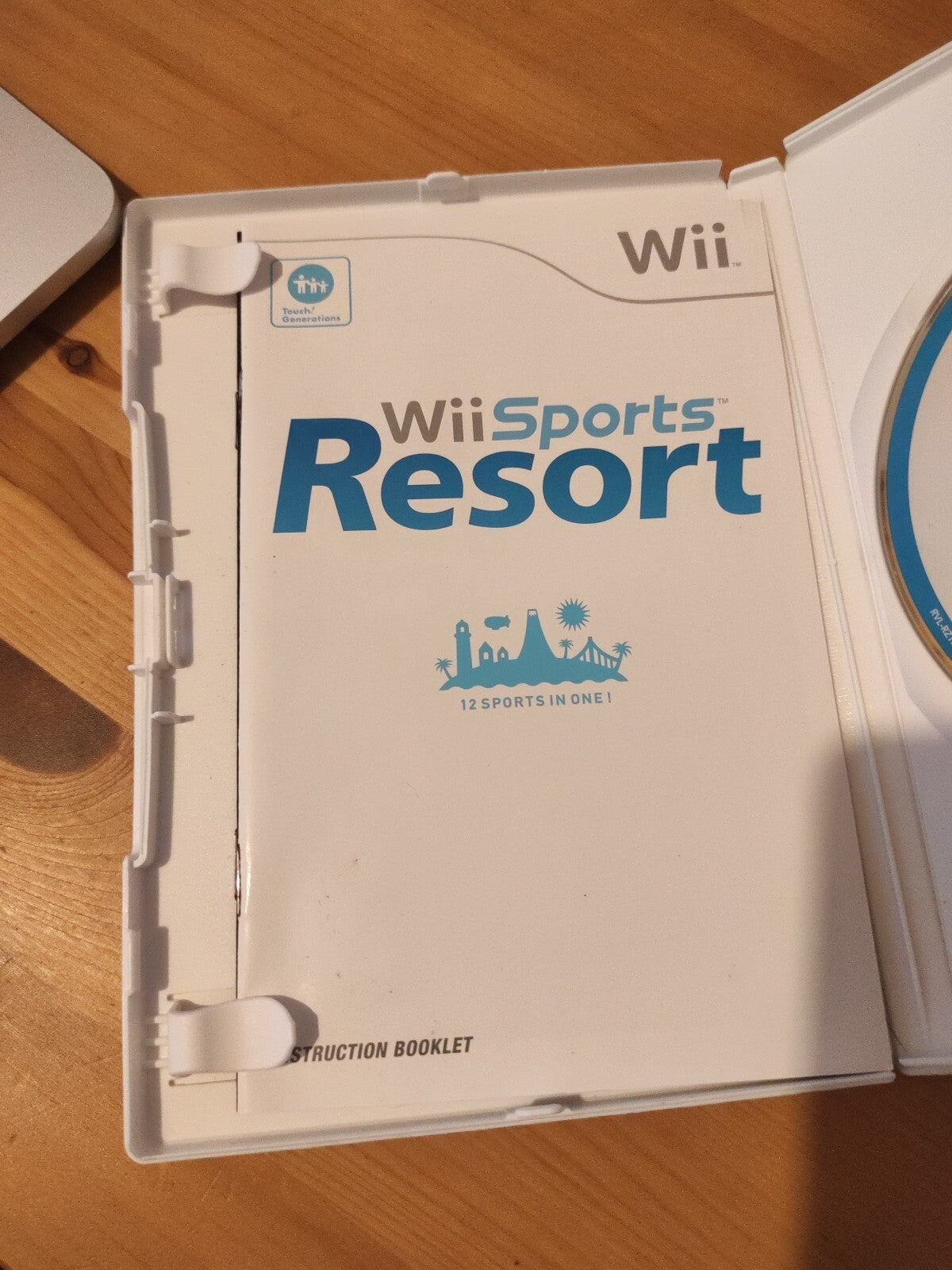Wii Sports Resort (Nintendo Wii, 2009) - PAL - Complete with manual