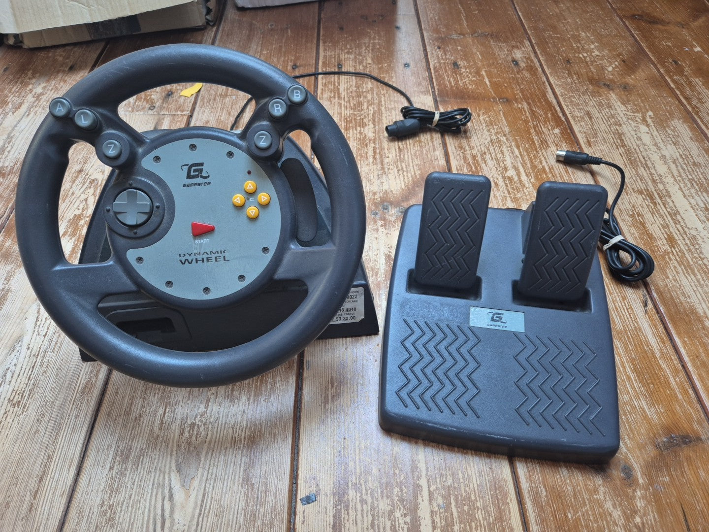 Gamester Dynamic Wheel Racing Steering Wheel & Pedal Set Nintendo 64 N64