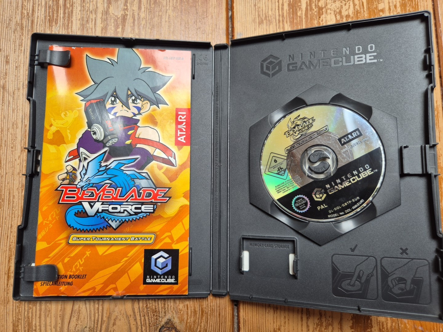 Beyblade V Force: Super Tournament Battle Nintendo GameCube Complete With Manual