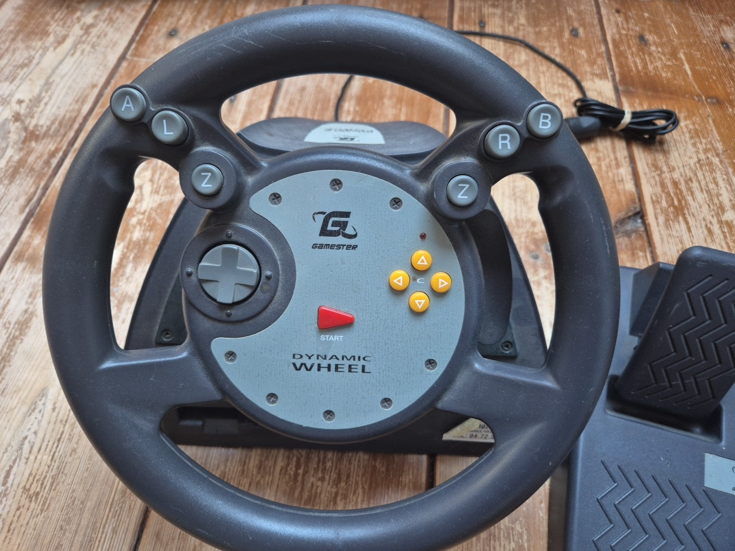 Gamester Dynamic Wheel Racing Steering Wheel & Pedal Set Nintendo 64 N64
