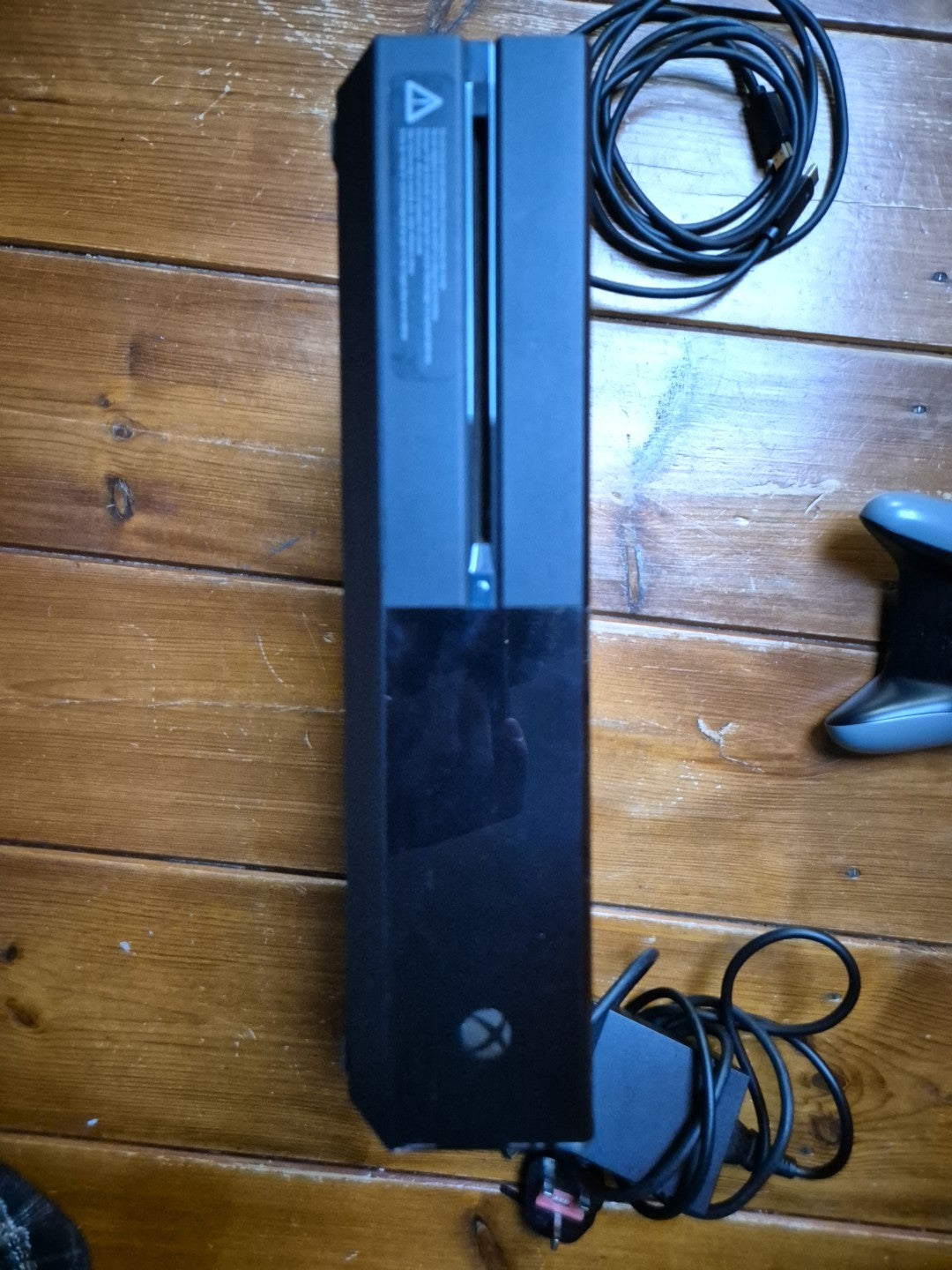 Xbox One Original Console With Limited Edition COD Advance Warfare Controller