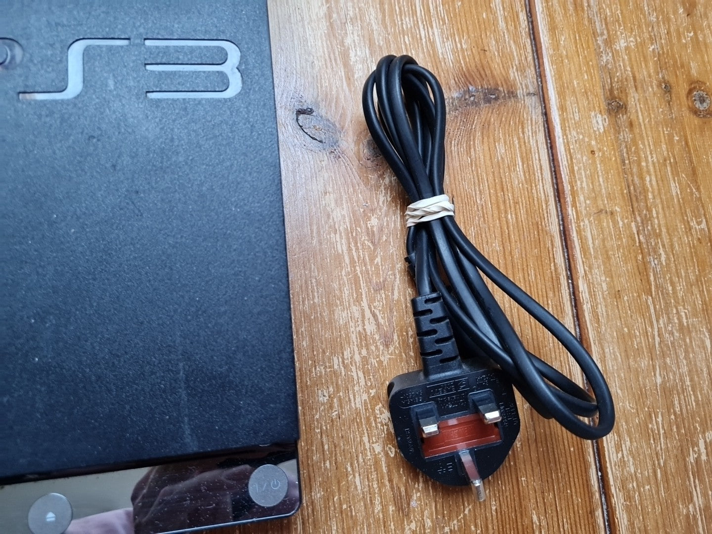 Sony PS3 PlayStation 3 Slim 160GB Console With Official Controller PAL UK