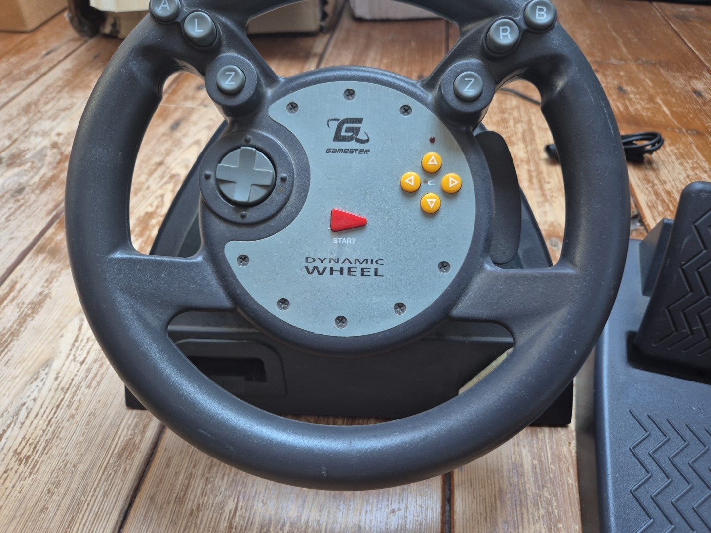 Gamester Dynamic Wheel Racing Steering Wheel & Pedal Set Nintendo 64 N64